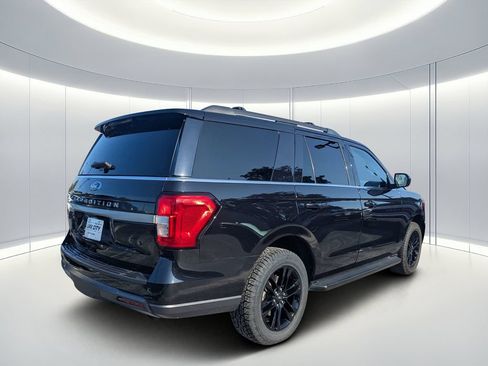 Used 2024 Ford Expedition XLT AWD/4WD image 4