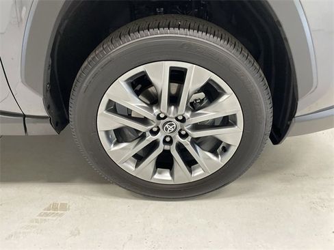 Used 2025 Toyota RAV4 Limited image 14