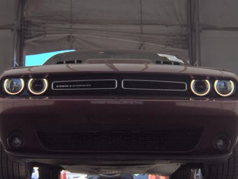 Used 2018 Dodge Challenger SXT Plus RWD image 3