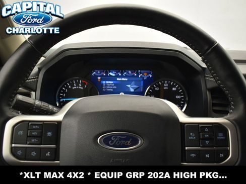 Used 2024 Ford Expedition Max XLT image 13