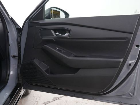 Used 2023 Honda Accord EX-L image 9
