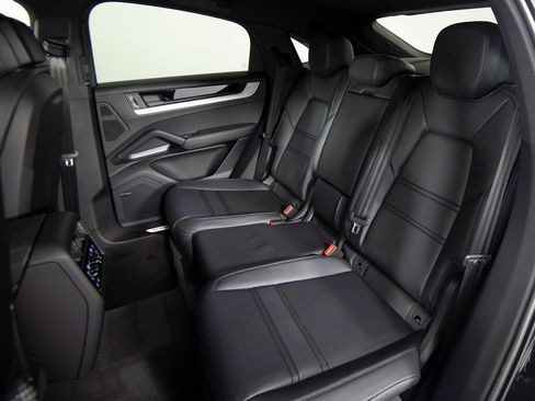 New 2026 Porsche Cayenne E-Hybrid Coupe image 32