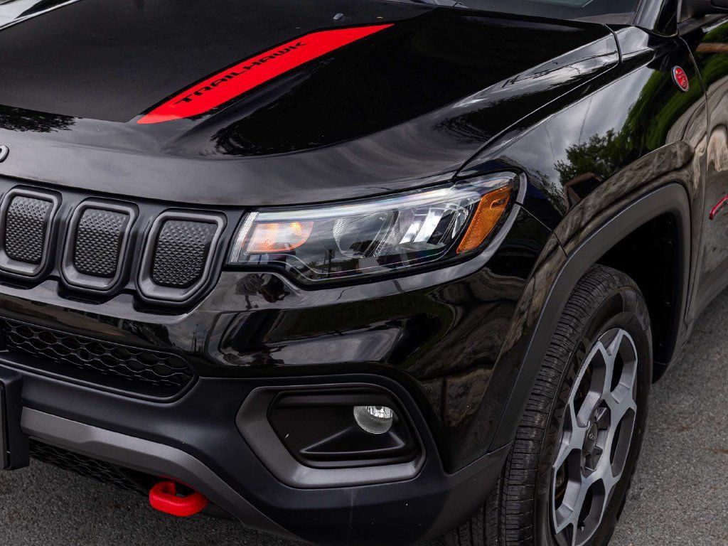 Used 2022 Jeep Compass Trailhawk w/ Trailhawk Convenience Group AWD/4WD image 36