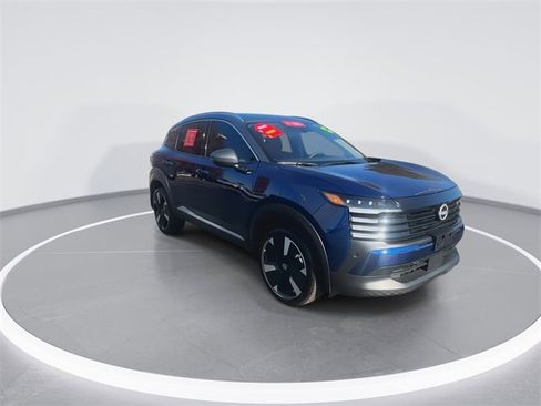 Certified 2025 Nissan Kicks SR w/ SR Premium Package image 2