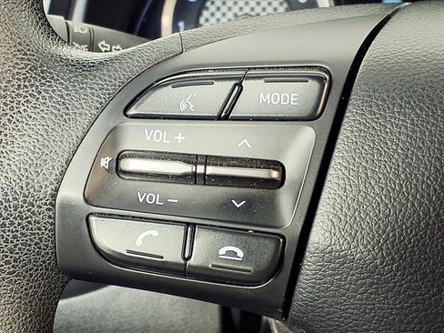 Used 2020 Hyundai Veloster 2.0 image 18