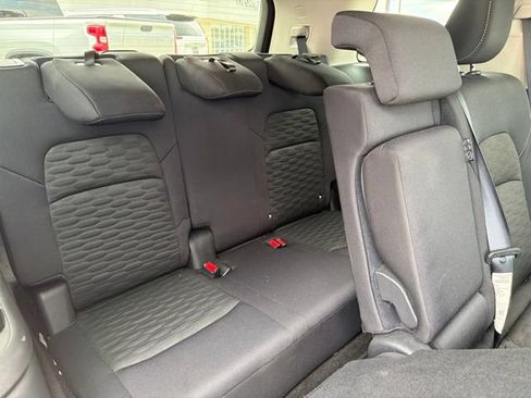 Used 2024 Nissan Pathfinder SV FWD image 17