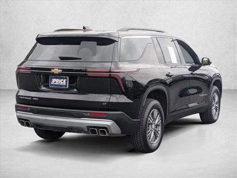 Used 2024 Chevrolet Traverse LT image 5