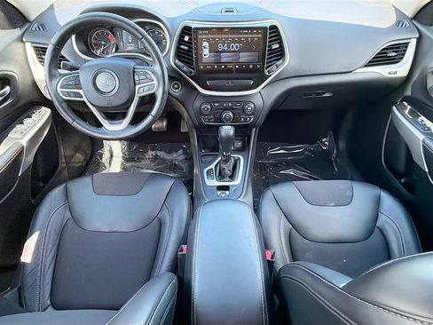 Used 2018 Jeep Cherokee Latitude Plus FWD image 14
