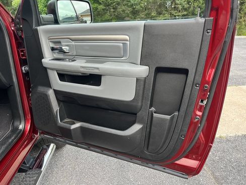 Used 2017 RAM 1500 Express AWD/4WD image 33