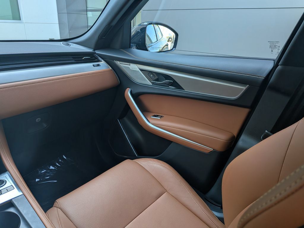 Certified 2026 Jaguar F-PACE R-Dynamic S AWD/4WD image 17