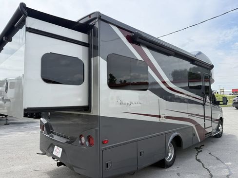 Used 2018 Mercedes-Benz Sprinter 3500 image 35