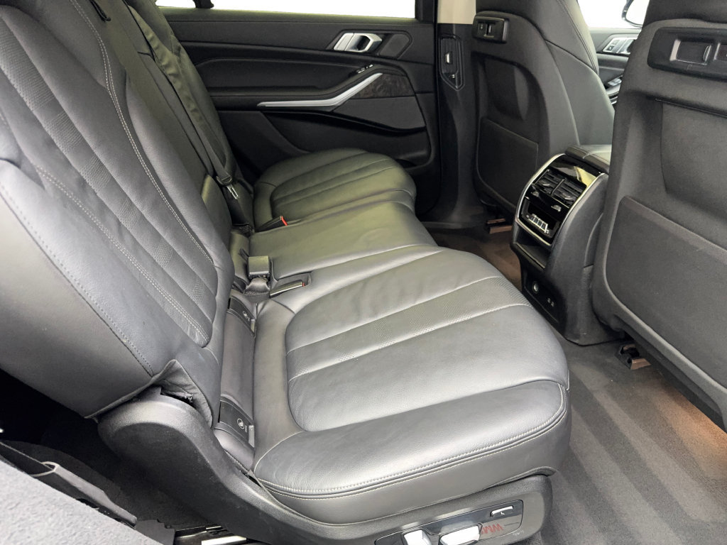 Used 2020 BMW X7 xDrive40i w/ Premium Package AWD/4WD image 46