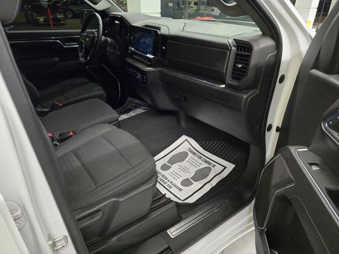 Used 2023 Chevrolet Silverado 1500 LT AWD/4WD image 33