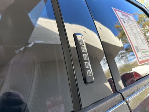 Used 2017 Ford F250 Lariat w/ Lariat Ultimate Package image 18