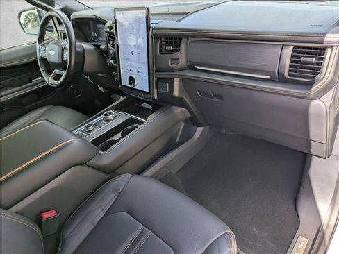 Used 2024 Ford Expedition Platinum AWD/4WD image 25