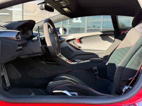 Used 2022 Lamborghini Huracan STO image 18