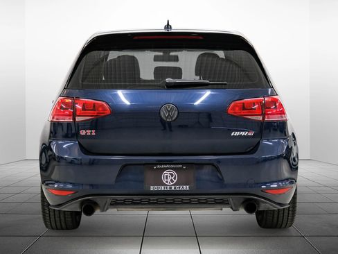 Used 2017 Volkswagen GTI SE image 10