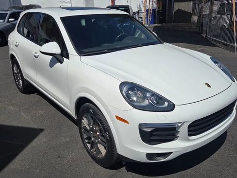 Used 2017 Porsche Cayenne AWD/4WD image 10