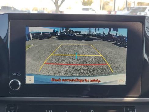 Used 2025 Toyota Camry LE image 29