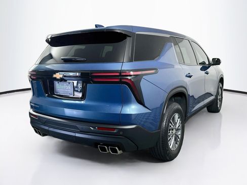 Used 2024 Chevrolet Traverse LS FWD image 9