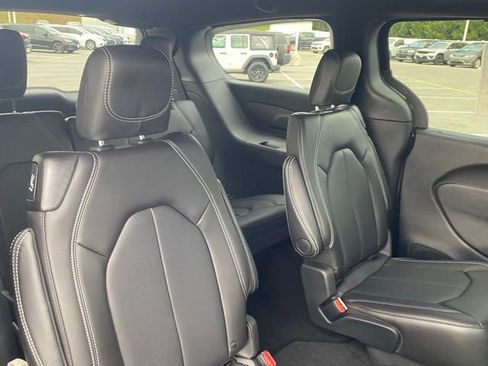 New 2026 Chrysler Pacifica Select image 31
