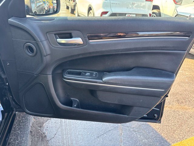 Used 2016 Chrysler 300 Limited AWD/4WD image 27
