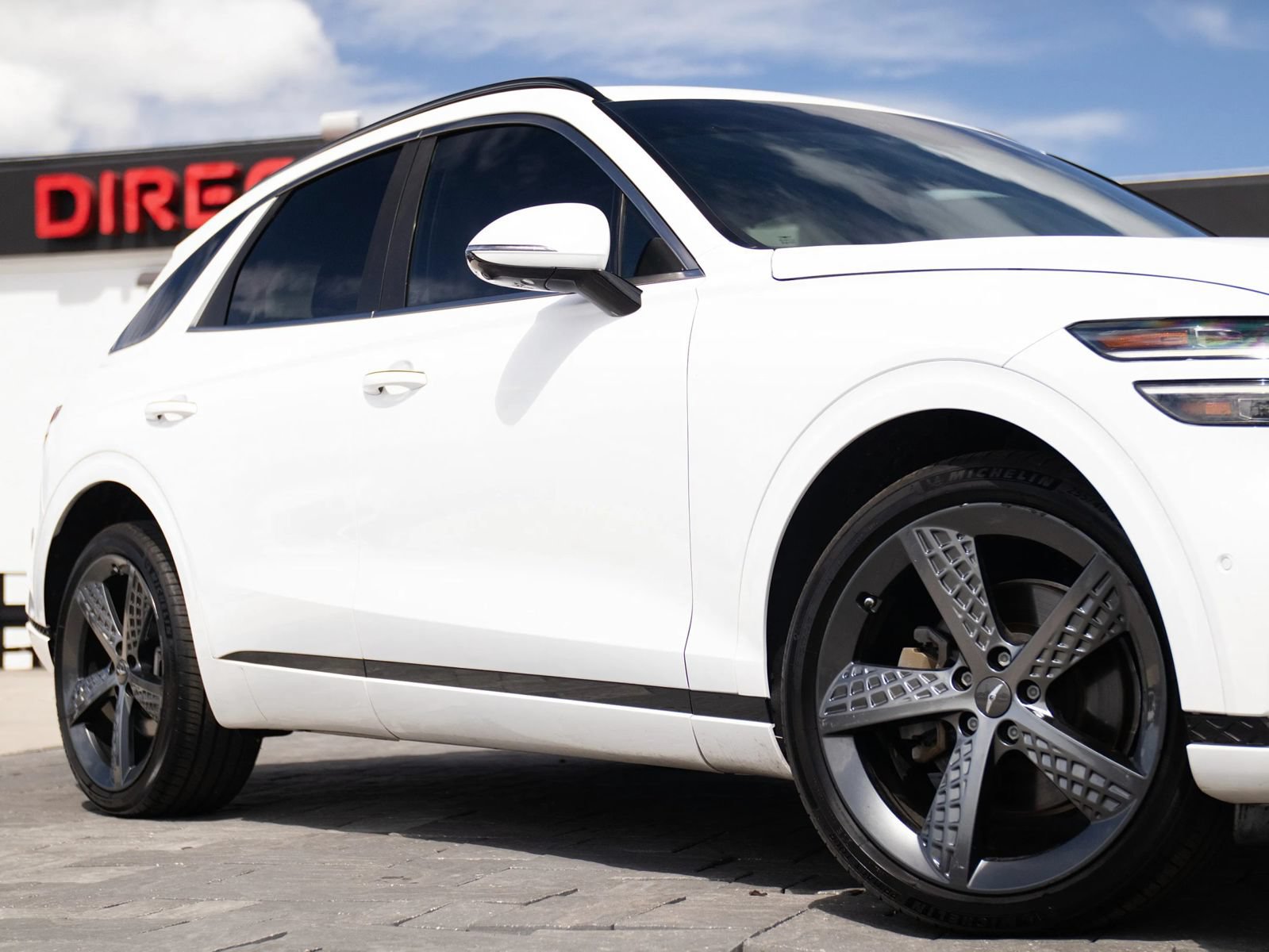 Used 2022 Genesis GV70 2.5T w/ Sport Prestige Package AWD/4WD image 2