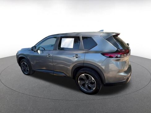 Used 2025 Nissan Rogue SV FWD image 10