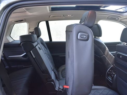 Used 2025 BMW X7 xDrive40i AWD/4WD image 33