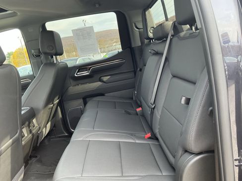 Used 2024 Chevrolet Silverado 1500 LT Trail Boss w/ Convenience Package II image 15