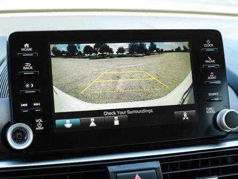 Used 2018 Honda Accord EX image 25