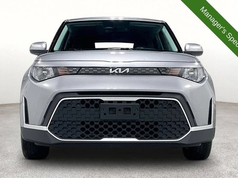 Used 2025 Kia Soul LX FWD image 4