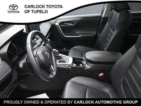 Used 2021 Toyota RAV4 XLE Premium image 10