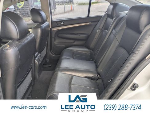 Used 2011 INFINITI G37 x w/ Premium Pkg image 10