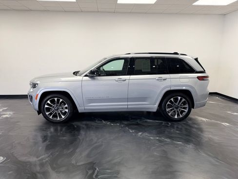 Used 2024 Jeep Grand Cherokee Overland AWD/4WD image 18
