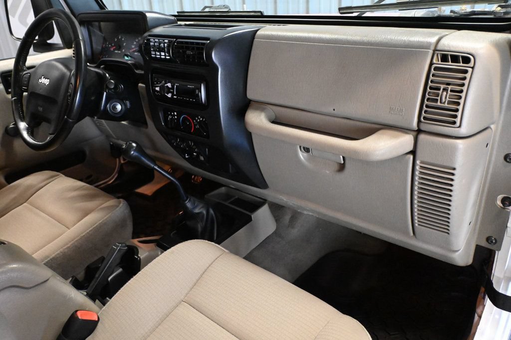 Used 2006 Jeep Wrangler Rubicon AWD/4WD image 11