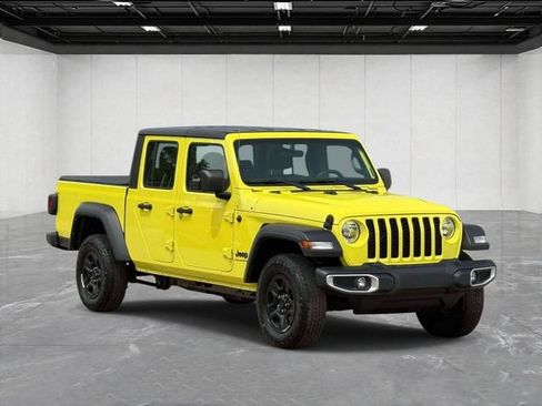 Certified 2023 Jeep Gladiator Sport w/ Trailer Tow Package AWD/4WD image 3