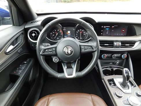 Used 2023 Alfa Romeo Stelvio Ti image 14