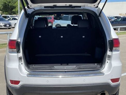 Used 2022 Jeep Grand Cherokee Limited image 29