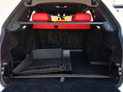 Used 2022 Rolls-Royce Cullinan w/ Cullinan Package image 28