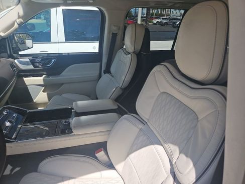 Certified 2023 Lincoln Navigator Black Label AWD/4WD image 5
