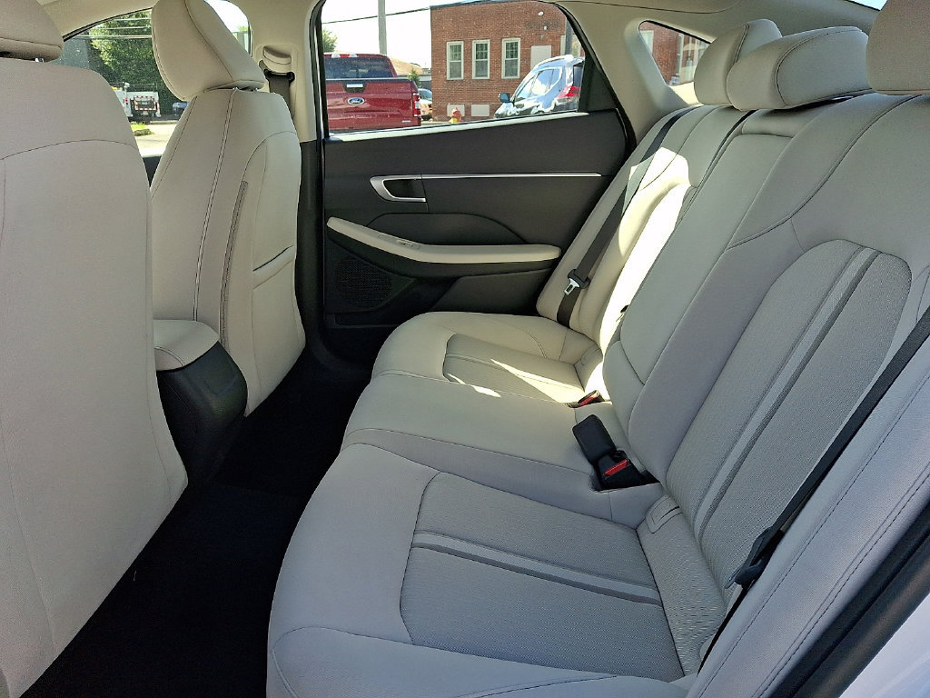 Used 2025 Hyundai Sonata SEL FWD image 12