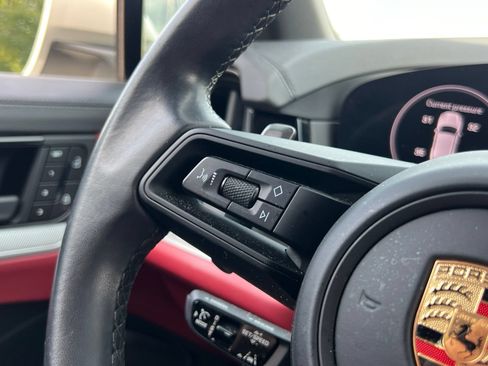 Certified 2024 Porsche Cayenne S AWD/4WD image 25