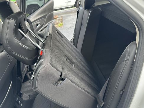Used 2020 Buick Encore Preferred w/ Safety Package FWD image 33