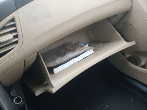 Used 2012 Hyundai Elantra GLS w/ Preferred Pkg 3 image 28