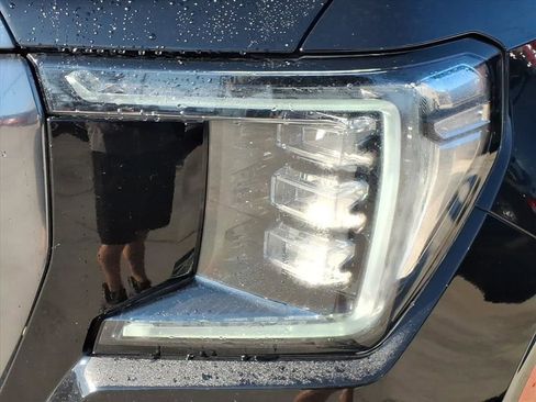 Used 2021 GMC Yukon AT4 image 11