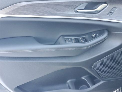 New 2025 Jeep Grand Cherokee L Limited w/ Trailer Tow Package image 17