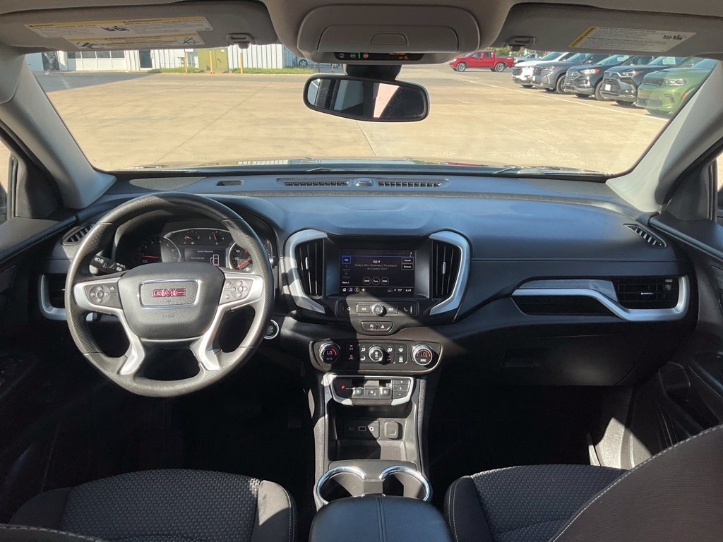 Used 2023 GMC Terrain SLE w/ Driver Convenience Package FWD image 3