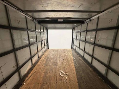 Used 2014 Ford E-350 and Econoline 350 Super Duty RWD image 19
