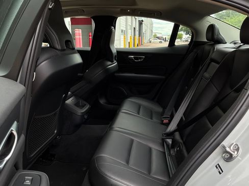 Used 2025 Volvo S60 B5 Core AWD/4WD image 12